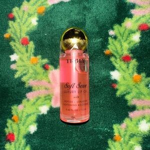 🆕 TRULY - Soft Serve • Luxury Lip Oil 💋